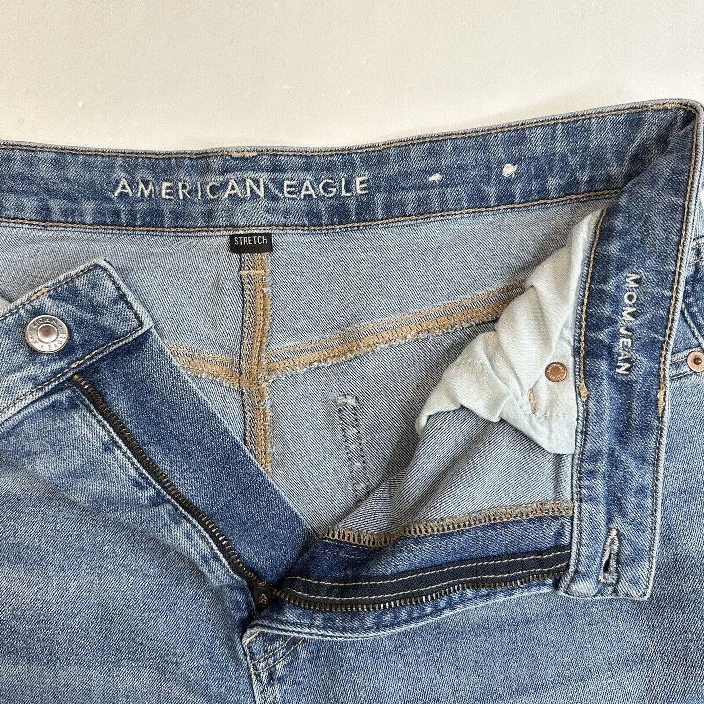 American Eagle Jeans Womens 12 Blue Mom Stretch High Rise Light Denim 90s EUC