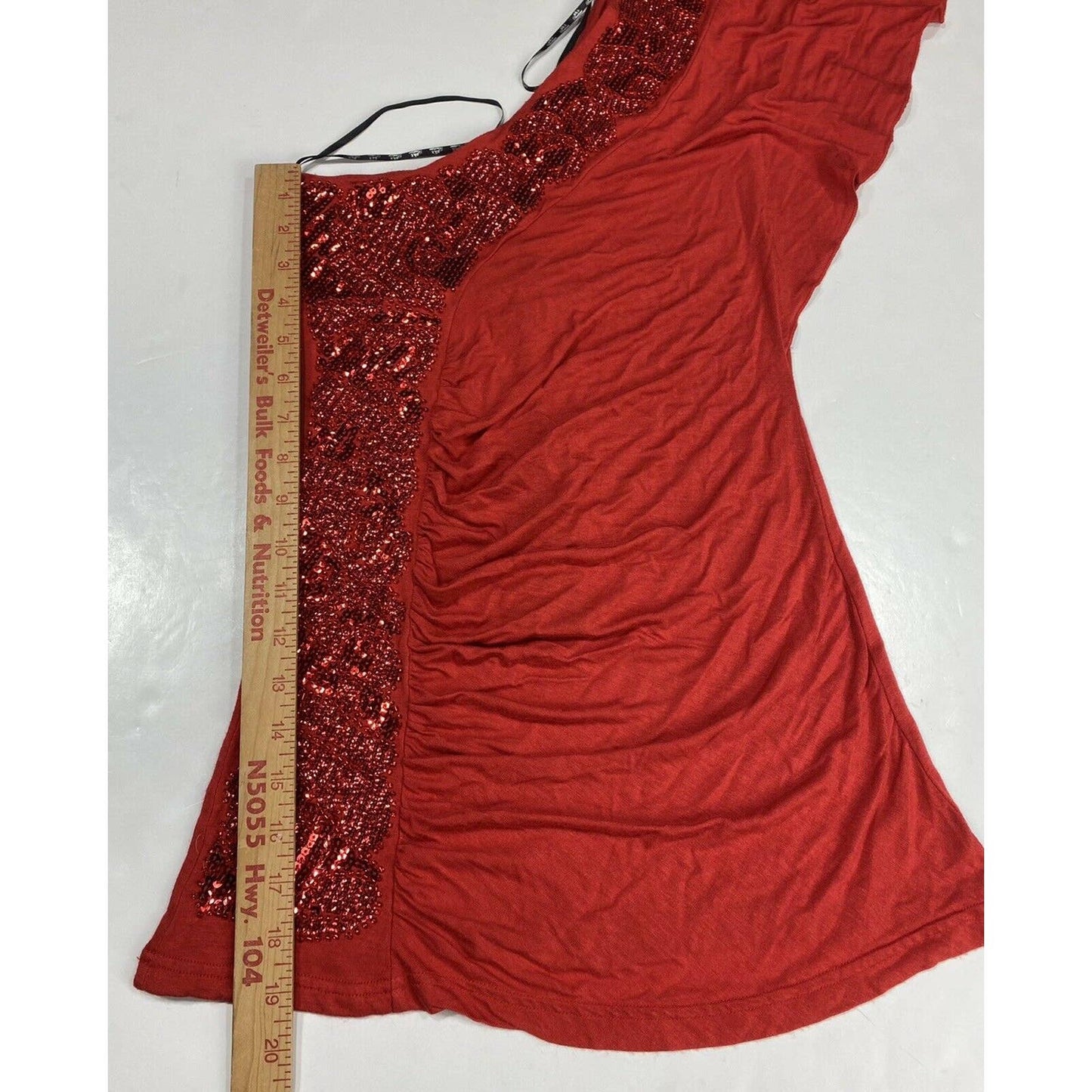 BKE Buckle Boutique One Shoulder Top Sz Medium Womens Red Sequin Stretch NEW