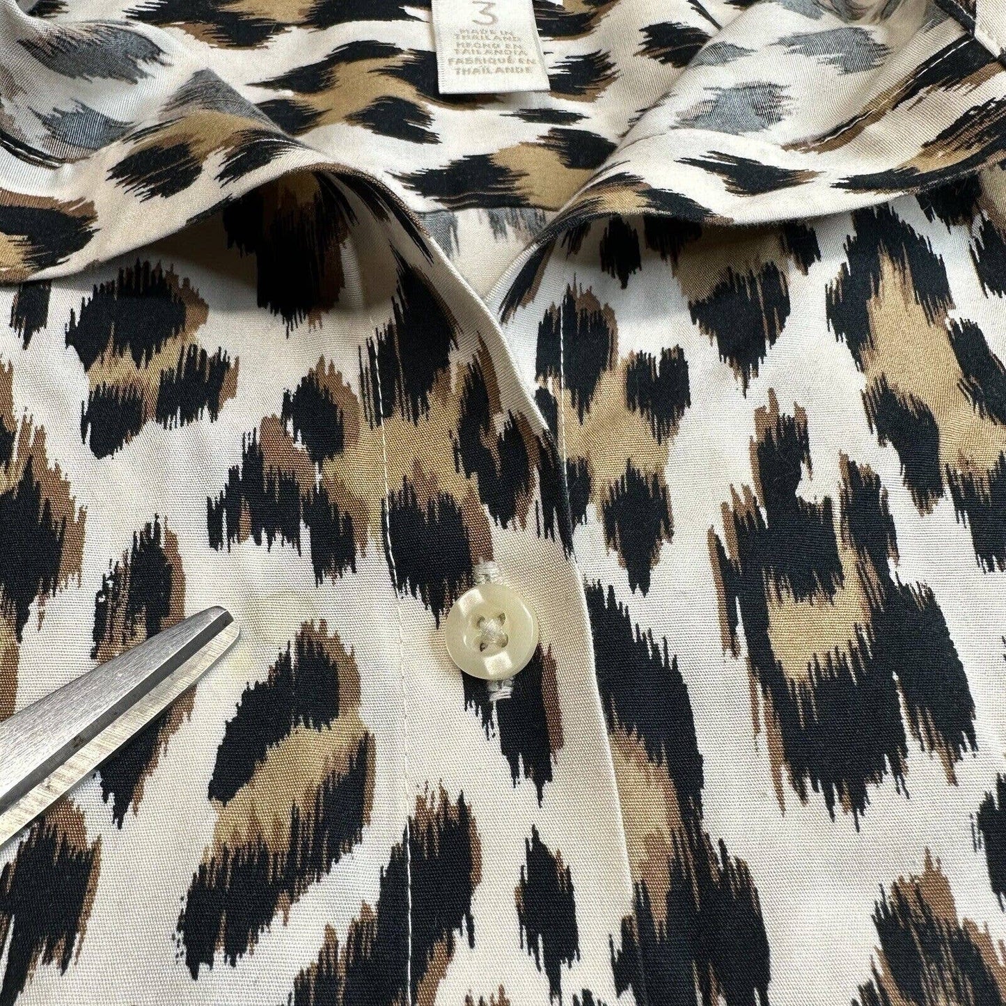 Chicos No Iron Button Up Shirt 3 (US XL) Leopard Animal Print Long Sleeve *Spot