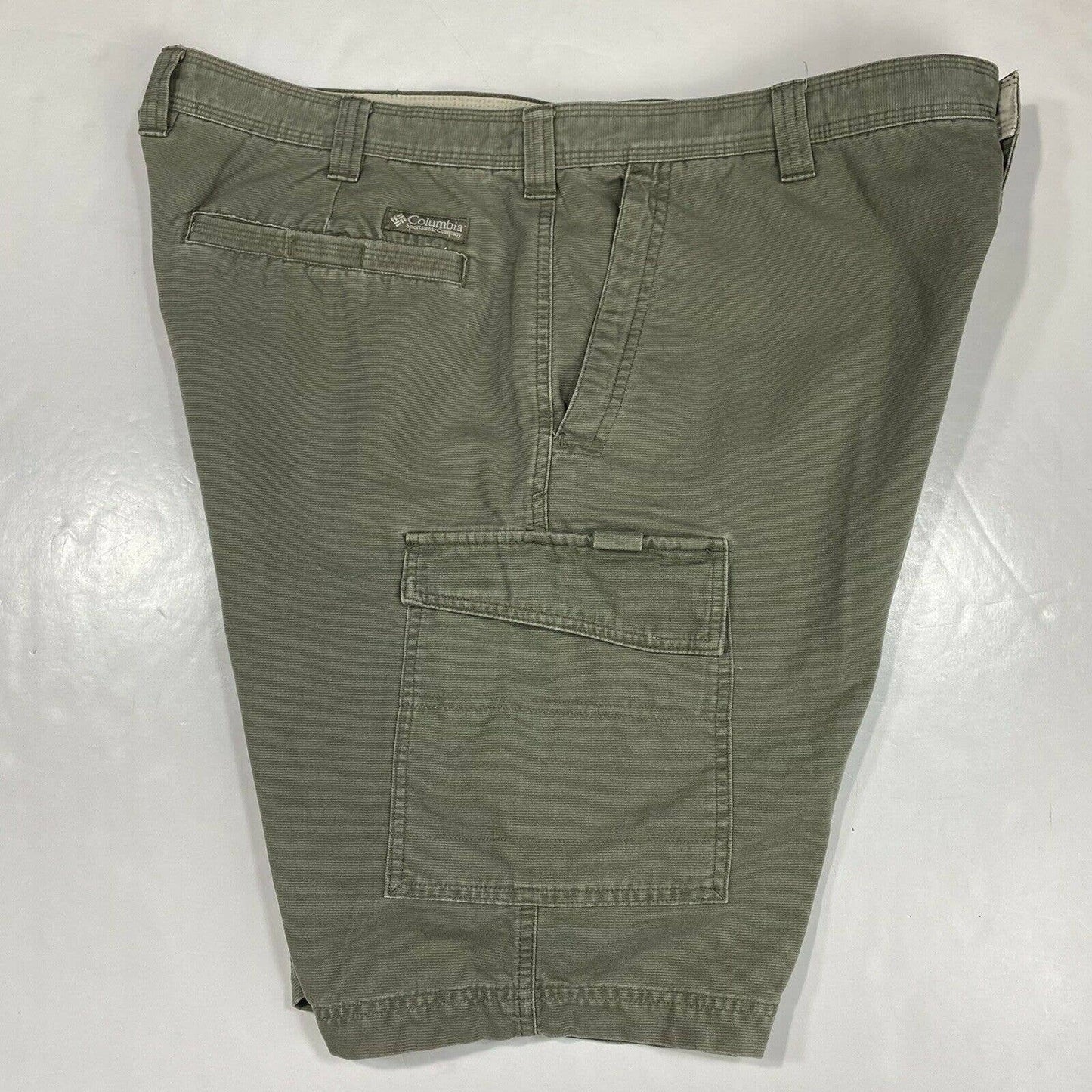 Columbia Cargo Shorts Sz 40 Mens Olive Green Denim 100%Cotton 22”Long