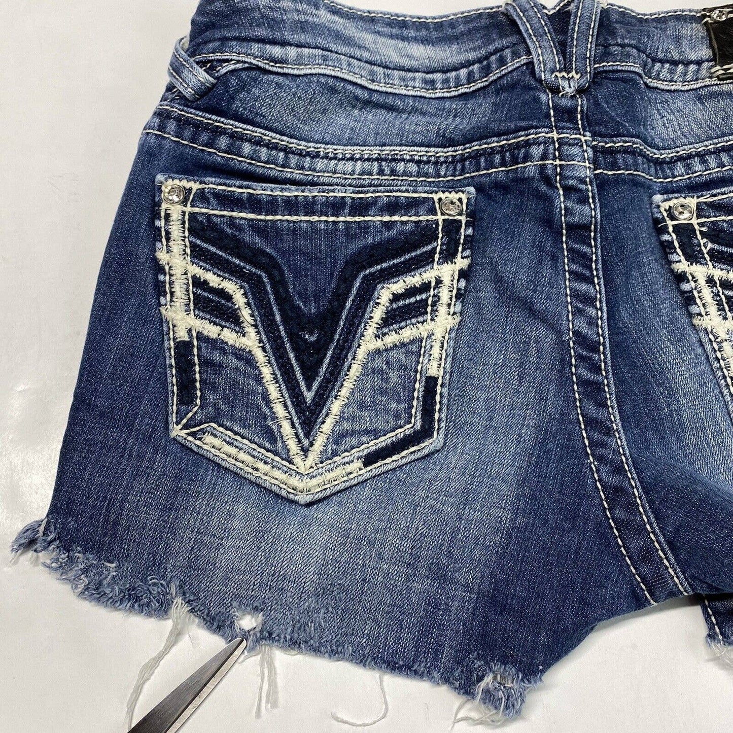 Vigoss Chelsea Cut Off Shorts Sz 7/8 Womens Denim Blue Jean Rhinestones Raw Hems