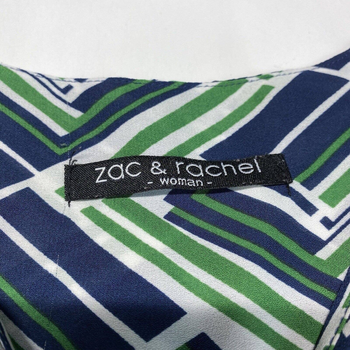 Zac & Rachel Blouse Sz 1X Green/Navy Blue Roll Tab Sleeve Bold Geometric Pattern