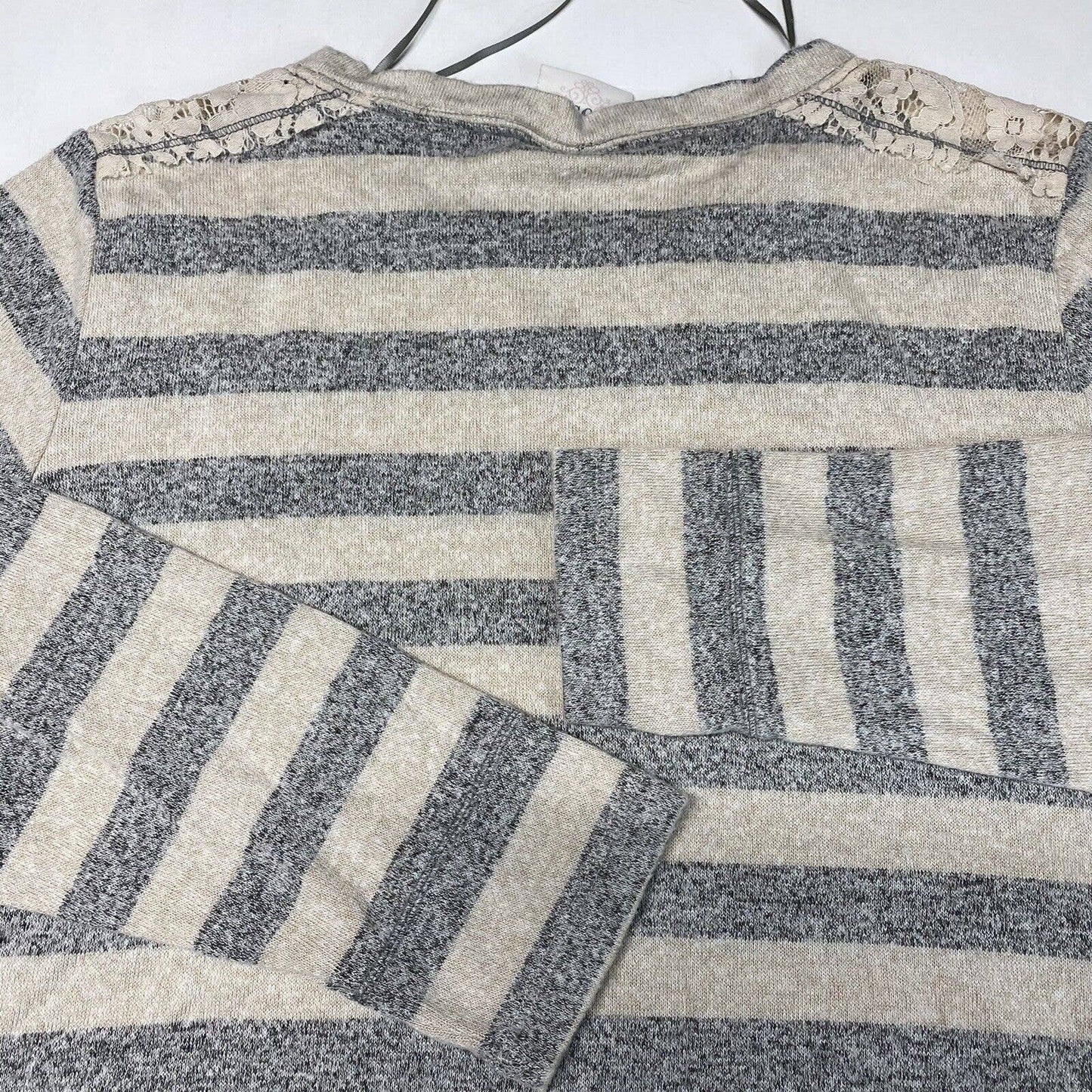 Knox Rose Striped Top XL Beige/Gray Stretchy Knit Long Sleeve Shirt Lace Accent