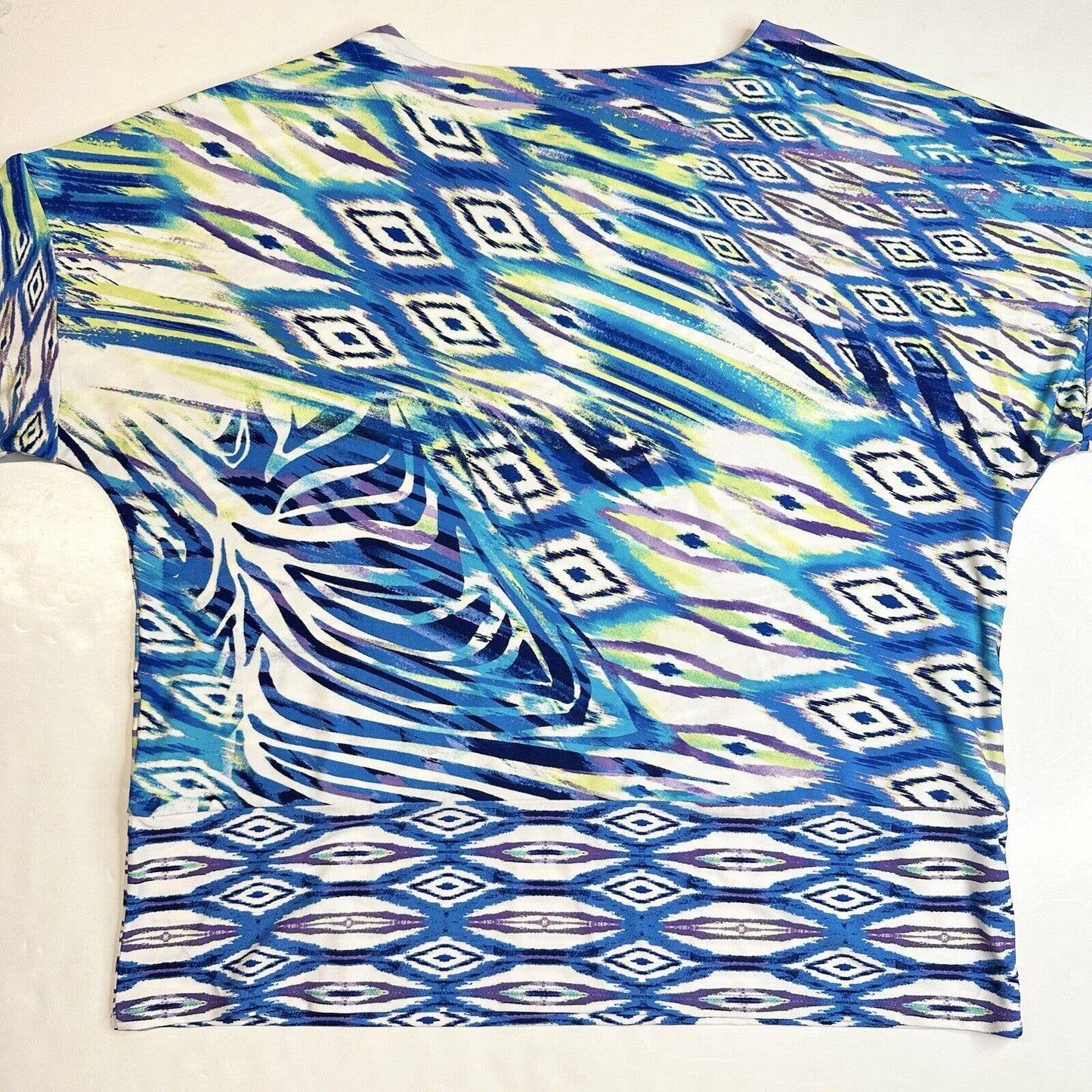 Chicos 3/4 Sleeve Top Sz 3 (XLarge) Multicolor Tribal Pattern Silky Stretch EUC