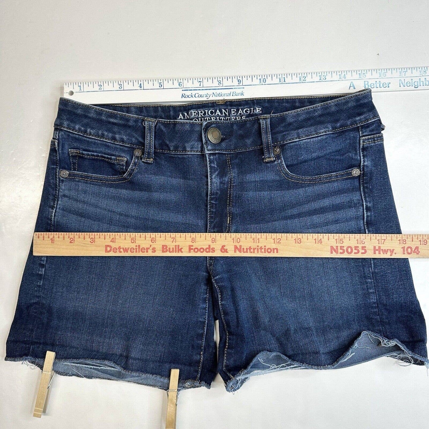 American Eagle Midi Shorts Sz 8 360 Super Stretch Denim Blue Jean Dark Fray