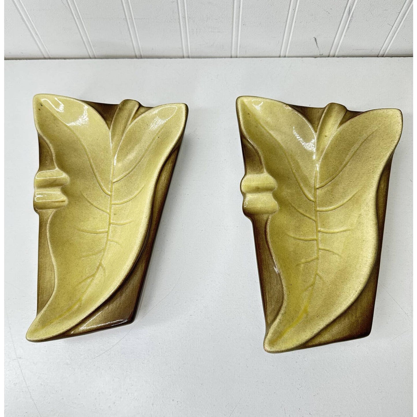 Pair Of Vintage Mid Century Modern Ceramic Leaf Ashtrays 1950s 1960s Atomic Age